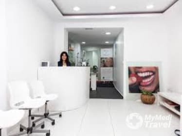 Compare Reviews, Prices & Costs of Bone Graft in Barcelona at Disseny de Somriures | M-SP4-1