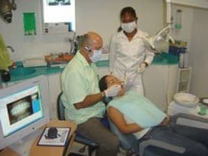 Compare Reviews, Prices & Costs of Bone Graft in Cancun at Laser Dental Clinic by Dr Roberto Altamira | M-ME1-7