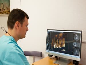 Compare Reviews, Prices & Costs of Tooth Filling in Madrid at Bordon Clinic | M-SP10-7