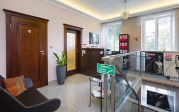 Compare Reviews, Prices & Costs of Chiropractic Treatment in Poland at Dr. Oleg Ertuganow | M-PO11-27