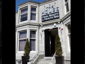 Compare Reviews, Prices & Costs of Dermal Fillers in City of Aberdeen at The Aesthetic Room Aberdeen | M-UN1-1101