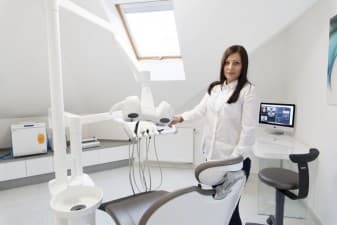 Compare Reviews, Prices & Costs of Thyroidectomy in Hungary at Dentys Dental Clinic | M-HU1-57