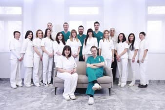 Compare Reviews, Prices & Costs of Cosmetic Dentistry Consultation in Zagreb at Policlinic Kustec | M-CP4-25
