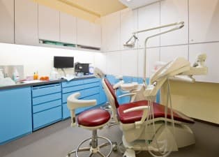 Harbour Point Dental Centre by FDC