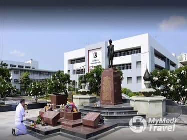 Somdech Phra Pinklao Hospital