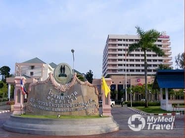 Compare Reviews, Prices & Costs of Dental Bridge in Phuket at Phuket Provincial Hospital | M-PH-40