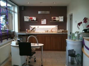 Compare Reviews, Prices & Costs of Microdermabrasion in Dyfed at The Beauty Retreat | M-UN1-2035