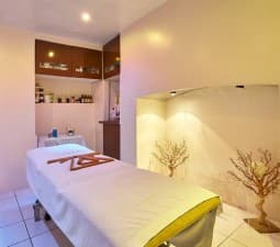 Rock Chic Beauty - Old Kent Road