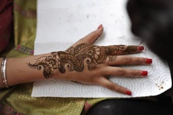 Compare Reviews, Prices & Costs of Microdermabrasion in West Midlands at Simis Hair and Beauty | M-UN1-2126