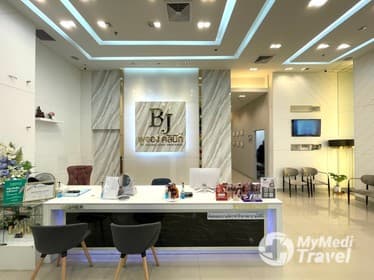 Compare Reviews, Prices & Costs of Wrinkle Treatment in Buri Ram at Bujeong Clinic Buriram | M-BR-1