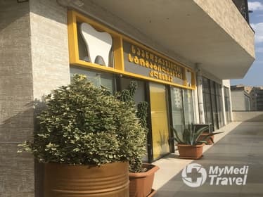 Compare Reviews, Prices & Costs of Teeth Cleaning in Georgia at SDC - Spanderashvili Dental Clinic | E1BE5D