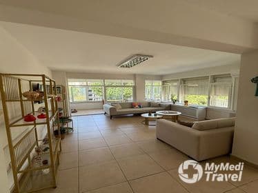 Compare Reviews, Prices & Costs of Acne Treatment in Turkey at Dr. Ebru SOYLEMEZ | BE1191